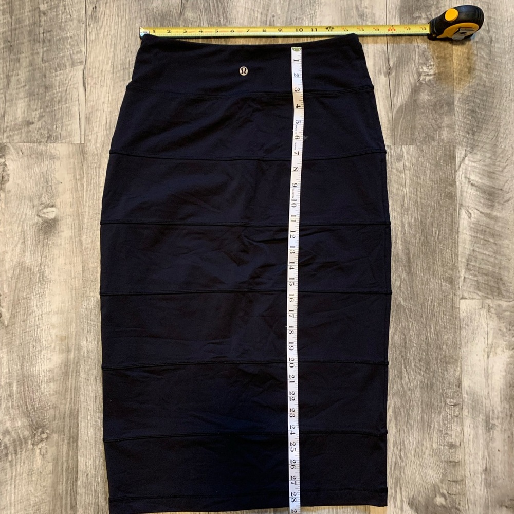 Lululemon Athletica skirt sz 8